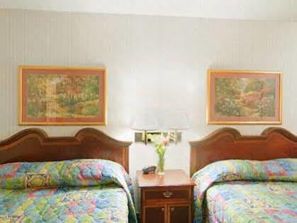 Americas Best Value Inn Йорк Екстериор снимка